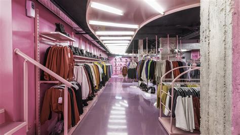 Marmalady Clothing Bar.